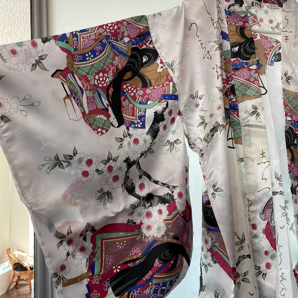 Kimono - Picture 2 of 7